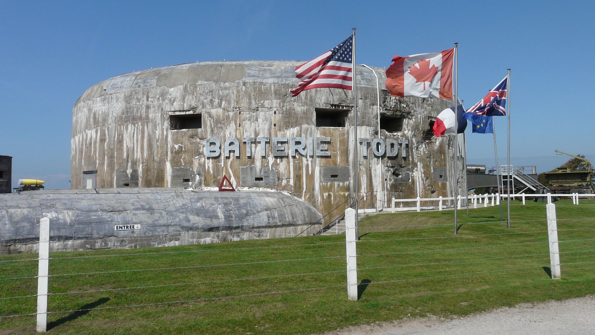 Batterie Todt Museum outside view.