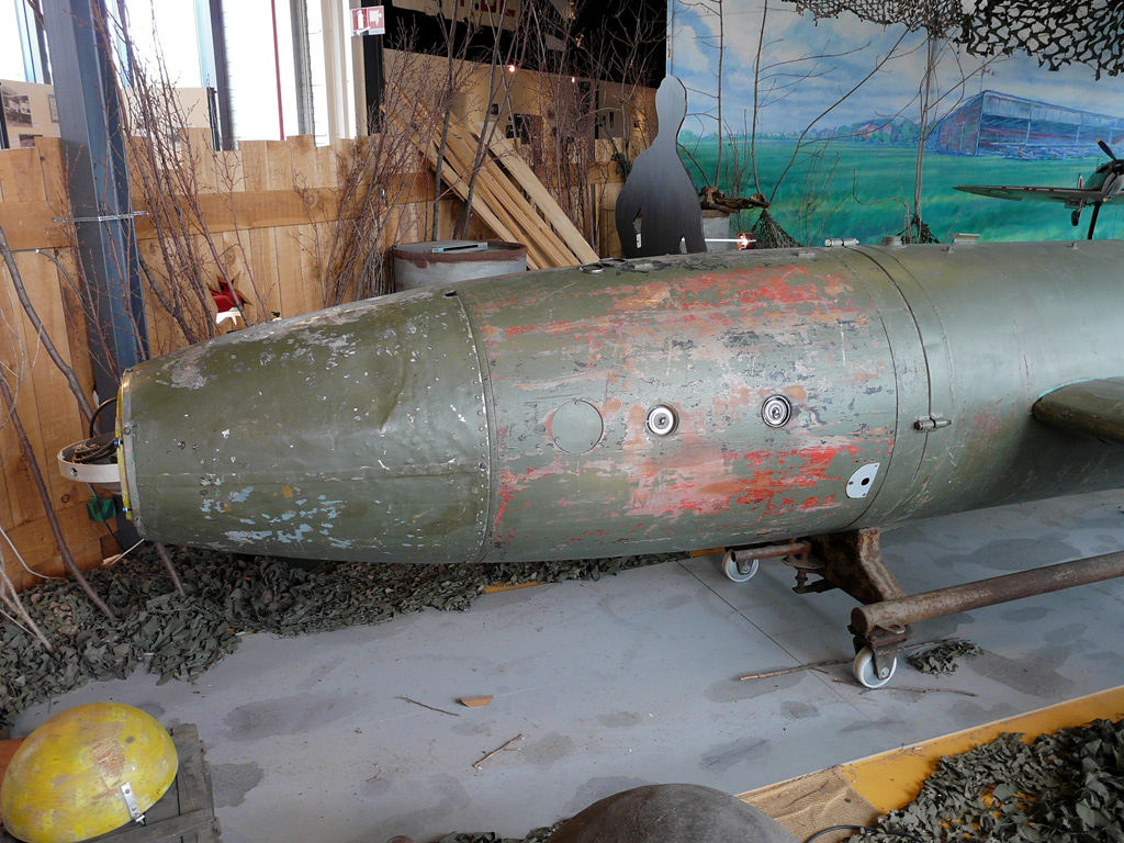 The red section contained the Amatol warhead of approx. 1,874 lb. Clearly visible are two fuzes.