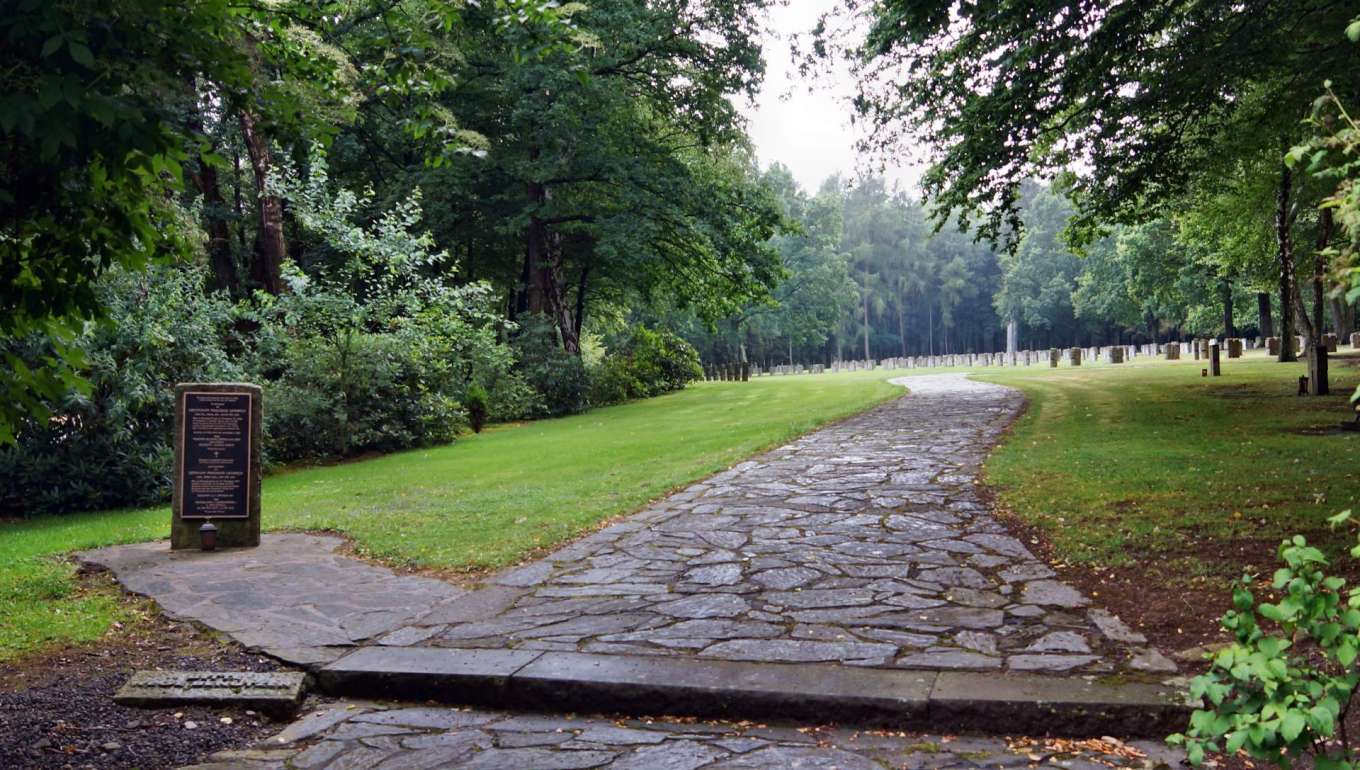 Cemetery of Honor / Ehrenfriedhof Hürtgen