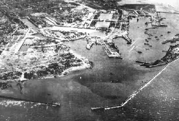 PORT OF LE HAVRE / FRANCE 1944